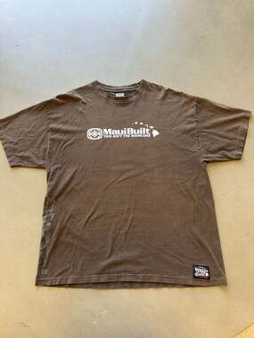 Maui Built "This Ain't The Mainland" Graphic T-Shirt Brown 2XL